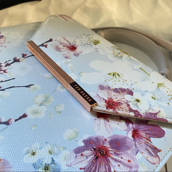 Ted Baker London Cherry Blossom Satchel 🌸 Barely used! 🌸 - Picture 5 of 7